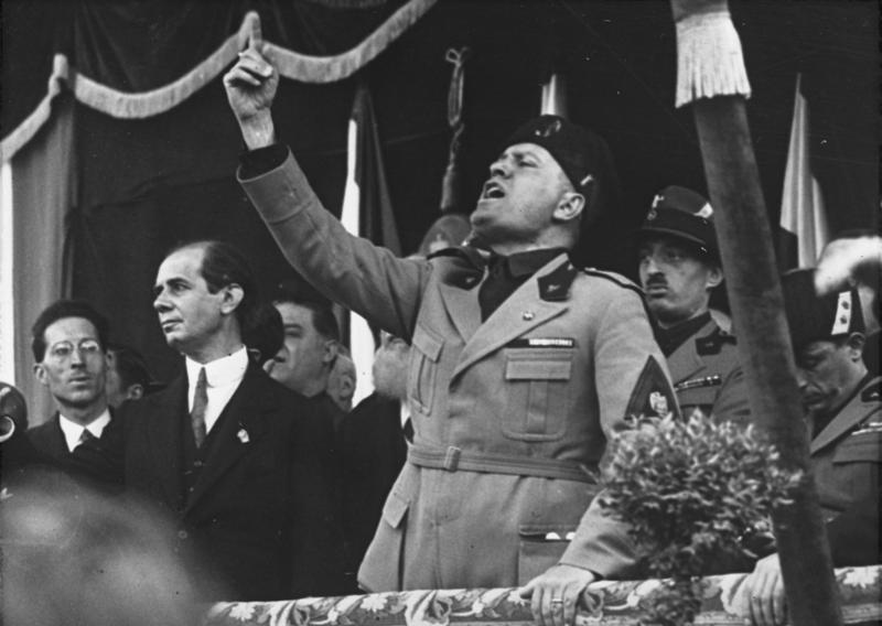 Descoperire șocantă: manuscrise inedite ale lui Benito Mussolini, legate de întâlnirea din 1944 cu Hitler, ajung în patrimoniul românesc Un fragment de istorie rar și neașteptat a fost recent adus la lumină în Italia, în cadrul unor operațiuni de recuperare a patrimoniului cultural