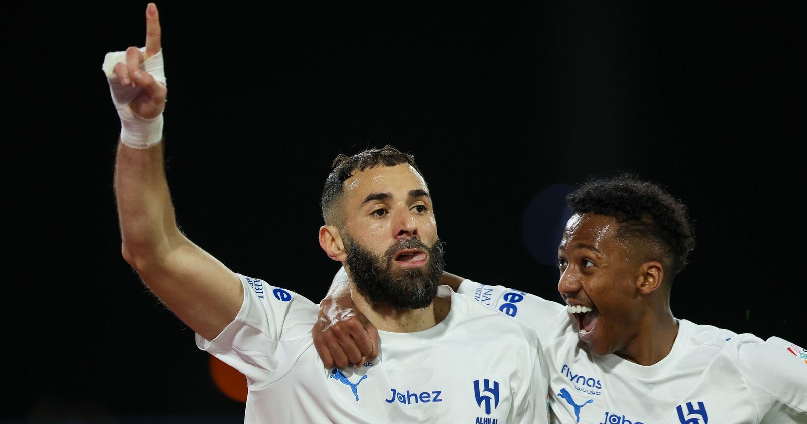 Karim Benzema, debut impresionant în Liga Saudită Karim Benzema a fost protagonistul unui spectacol fotbalistic în meciul disputat joi împotriva echipei Al Okhdood, antrenată de românul Marius Șumudică