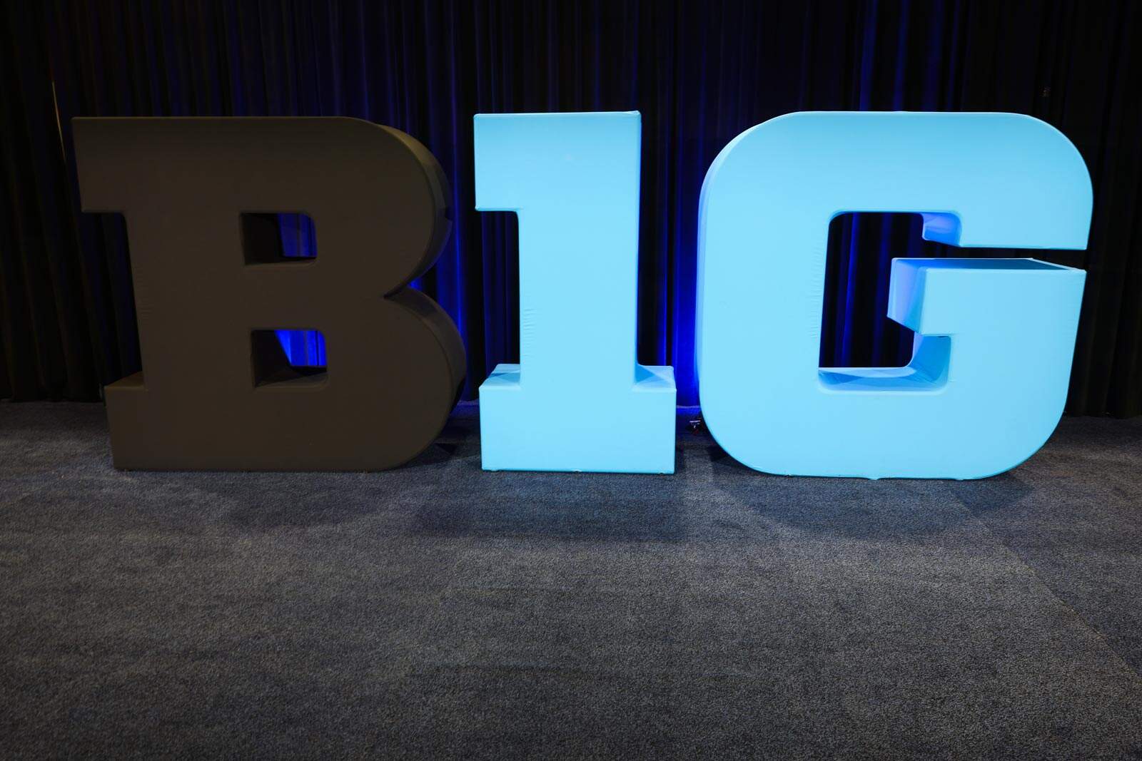 Big Ten propune un format amplu pentru playoff-ul de fotbal universitar: 24 de echipe în competiție Conflictele dintre conferințele majore din fotbalul universitar iau o nouă turnură, odată cu propunerea Big Ten de a extinde playoff-ul până la 24 de echipe