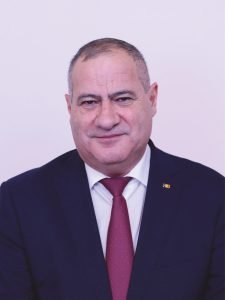 Intitulat „Bugetul din 2026 Așteaptă Descifrarea În Parlament” Deputații vor deschide paginile bugetului de stat pentru anul 2026 la finalul săptămânii viitoare, anticipa astăzi vicepremierul social-democrat Marian Neacşu