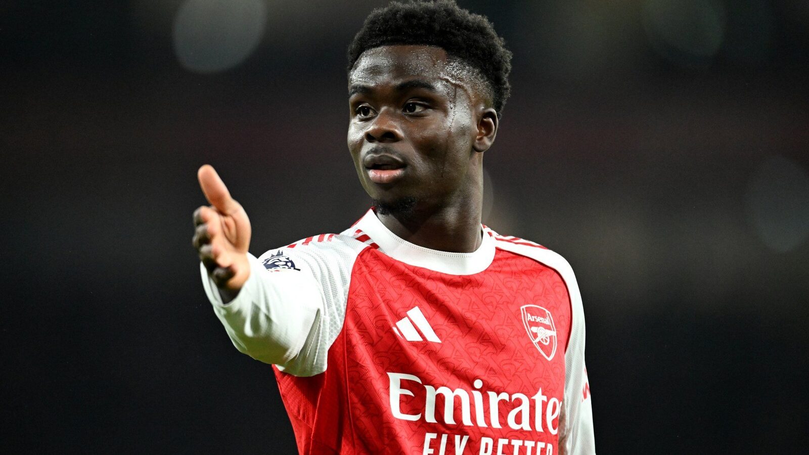 Bukayo Saka își propune să revină pentru derby-ul din Nordul Londrei Bukayo Saka, talentatul extremă al echipei Arsenal, se află în proces de recuperare după o accidentare musculară suferită în timpul ritualului de încălzire înaintea meciului împotriva echipei Leeds