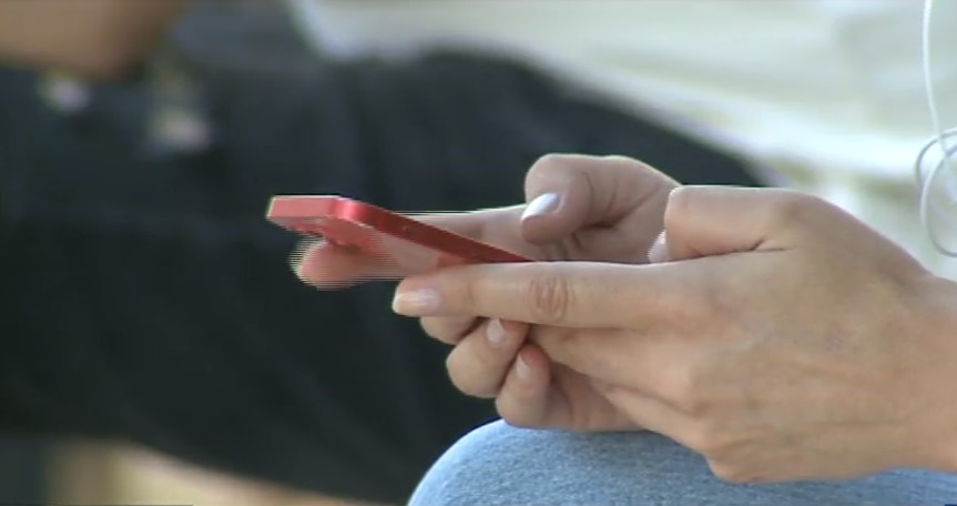 Alertă CNAIR: o campanie masivă de „smishing” vizează șoferii din România. Cum funcționează frauda