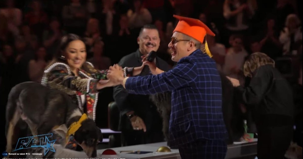 Momentul care a făcut istorie la „Românii au talent”. Unul dintre câinii unui dresor şi-a dat singur Golden Buzz. „Rămâne!”