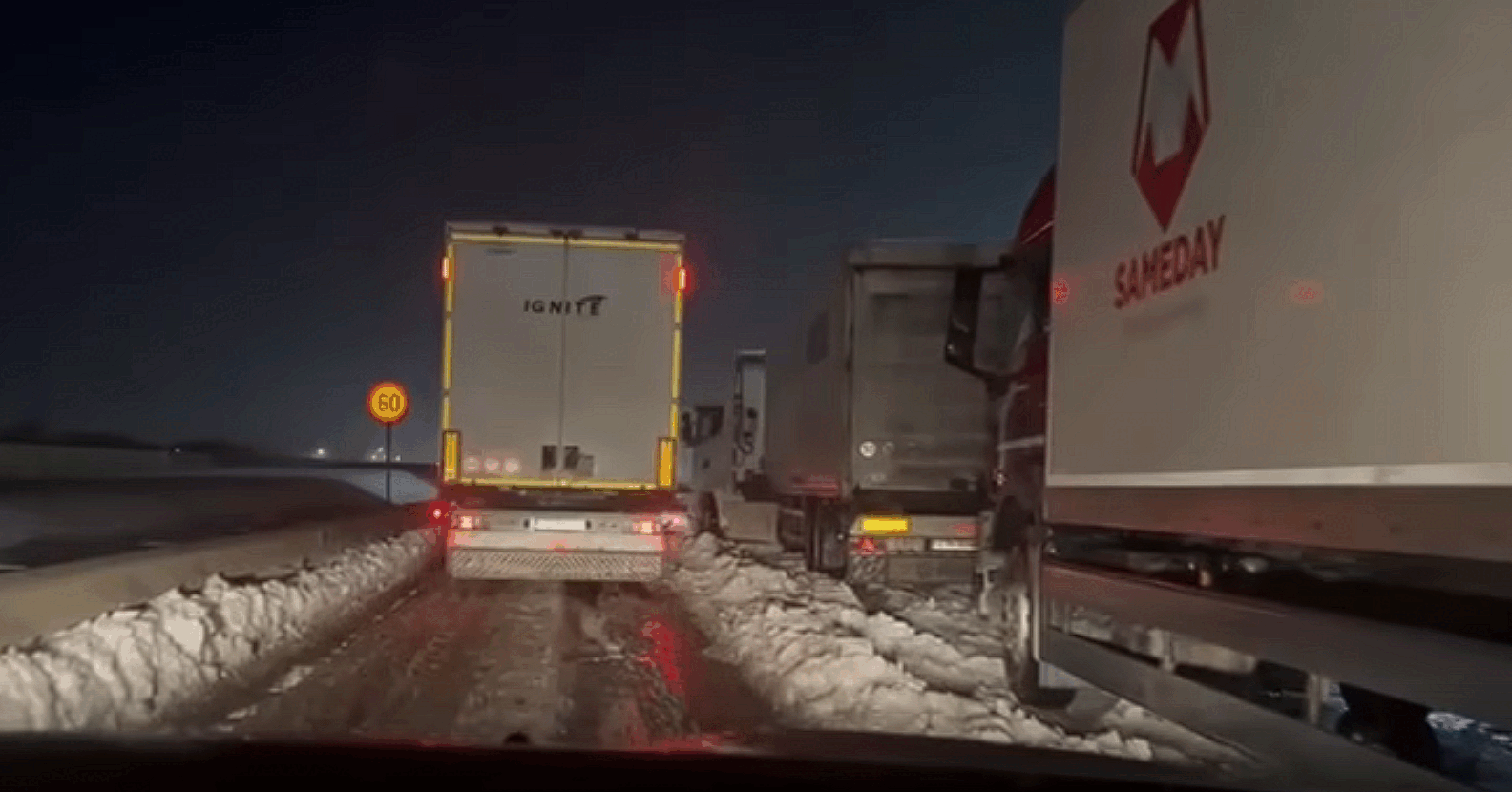 Traficul rutier din zona Nord-Vest a capitalei a atins, miercuri, un punct critic, fiind blocat timp de întreaga zi în urma unui conflict deschis între CNAIR și marii operatori logistici