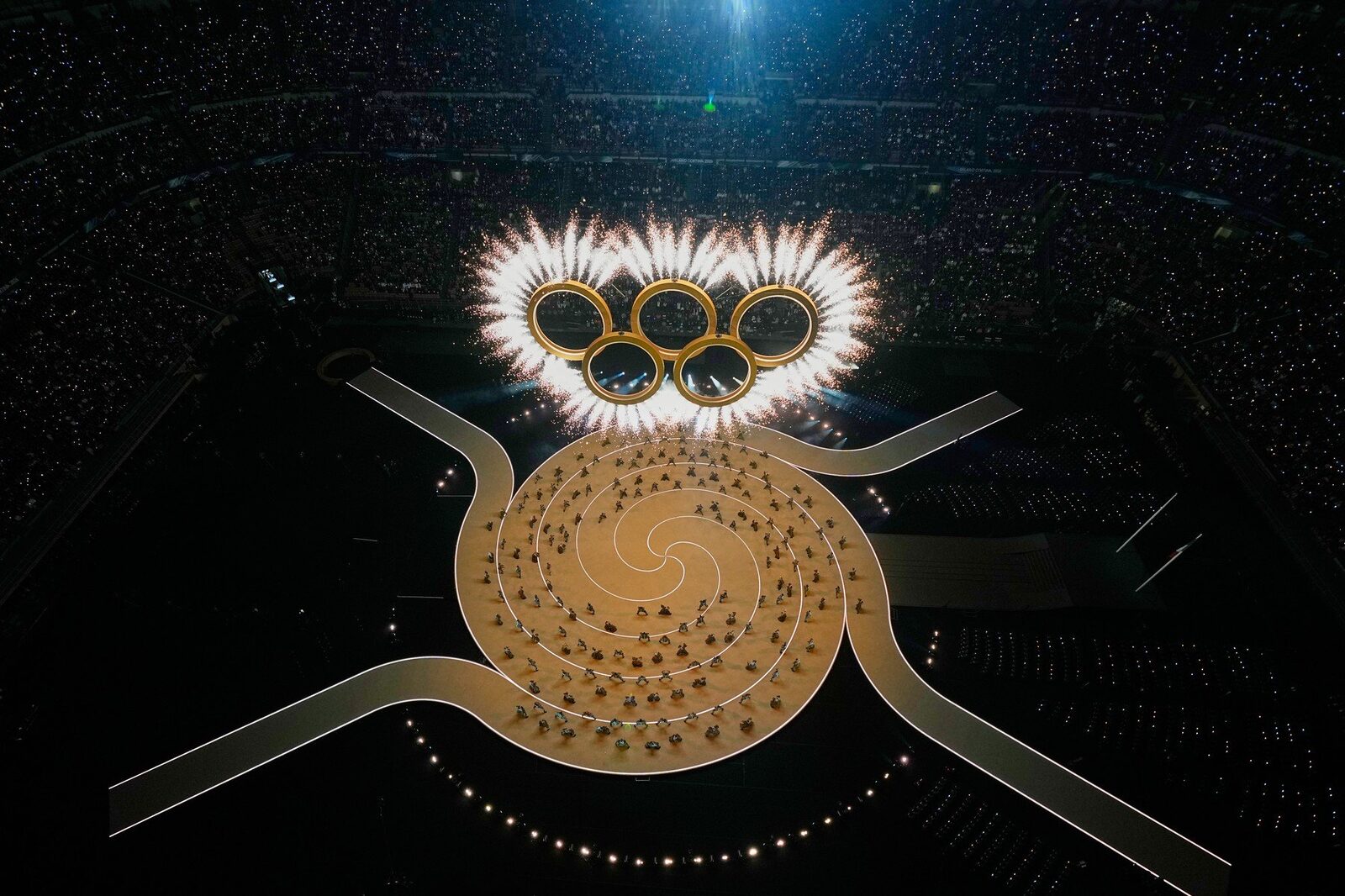 Ceremonia de deschidere a Jocurilor Olimpice de Iarnă 2026: O seară de neuitat la Milano Ediția din 2026 a Jocurilor Olimpice de Iarnă a debutat într-o atmosferă de sărbătoare pe 6 februarie, la Stadionul San Siro din Milano, un simbol iconic al orașului