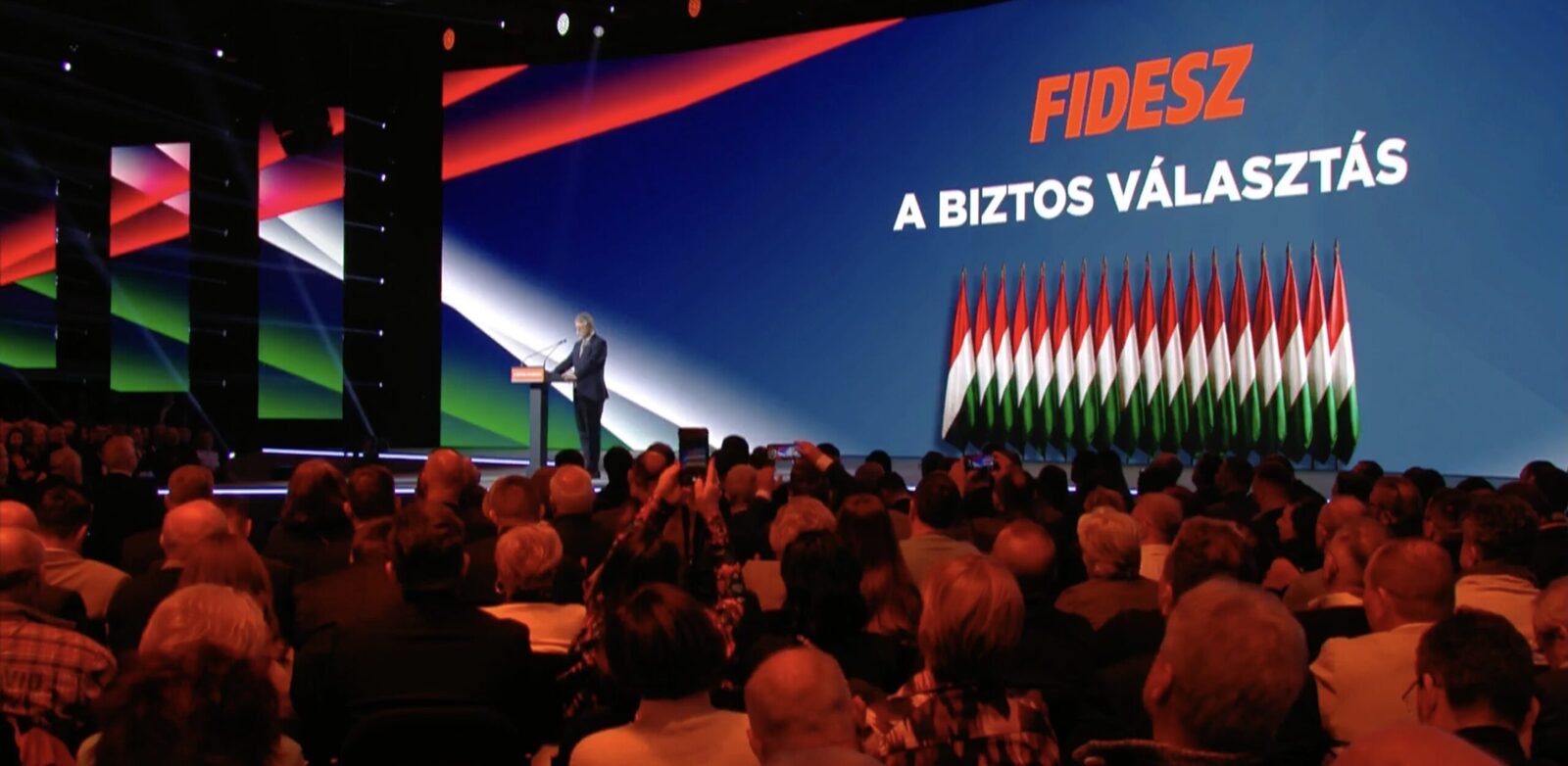 Tineri din Transilvania, mobilizați pentru campania FIDESZ în Ungaria Un grup de tineri din Transilvania participă activ la campania electorală a partidului FIDESZ în Ungaria