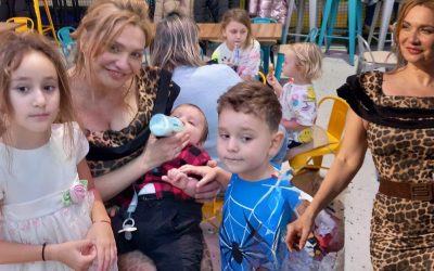 Cristina Cioran, super sexy la petrecerea de un an a băiețelului său. Gestul lui Alex Dobrescu, în ziua aniversării celui mic