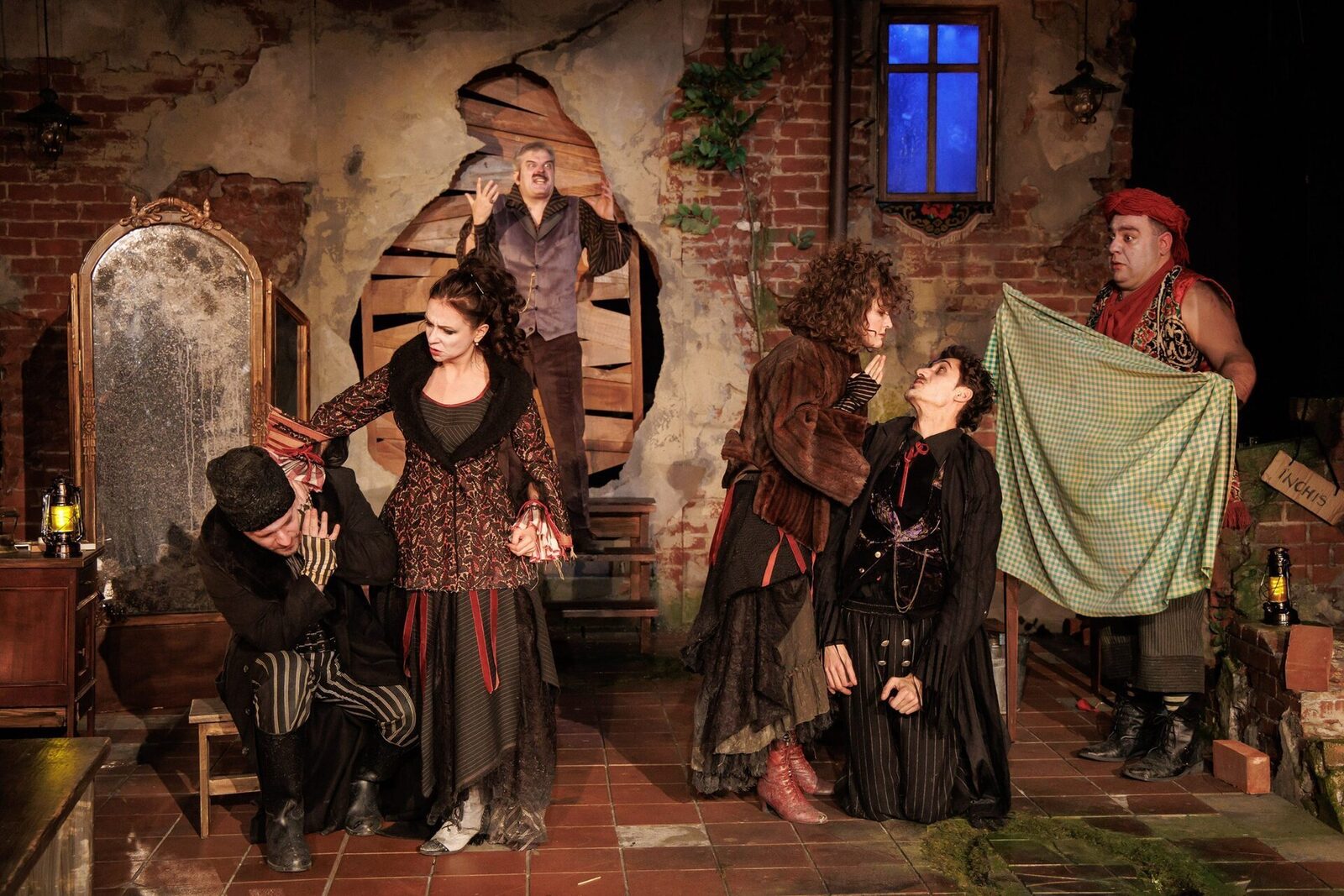După o absență destul de lungă, una dintre cele mai iubite comedii ale teatrului românesc se întoarce pe scena bucureșteană, aducând cu ea farmecul și umorul specific lui I.L