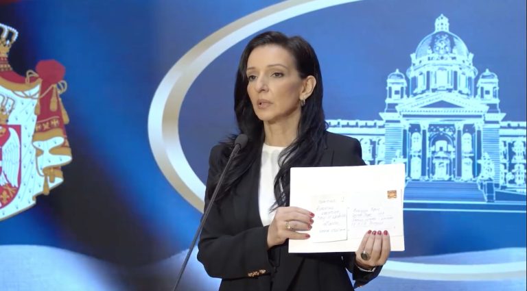 Deputata sârbă de opoziție Marinika Tepic, de origine română, primește amenințări cu moartea