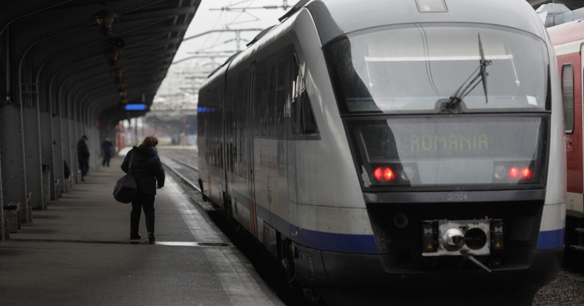 Incident în Gara de Nord din București. Un vagon al unui tren CFR Călători a deraiat, circulația este blocată