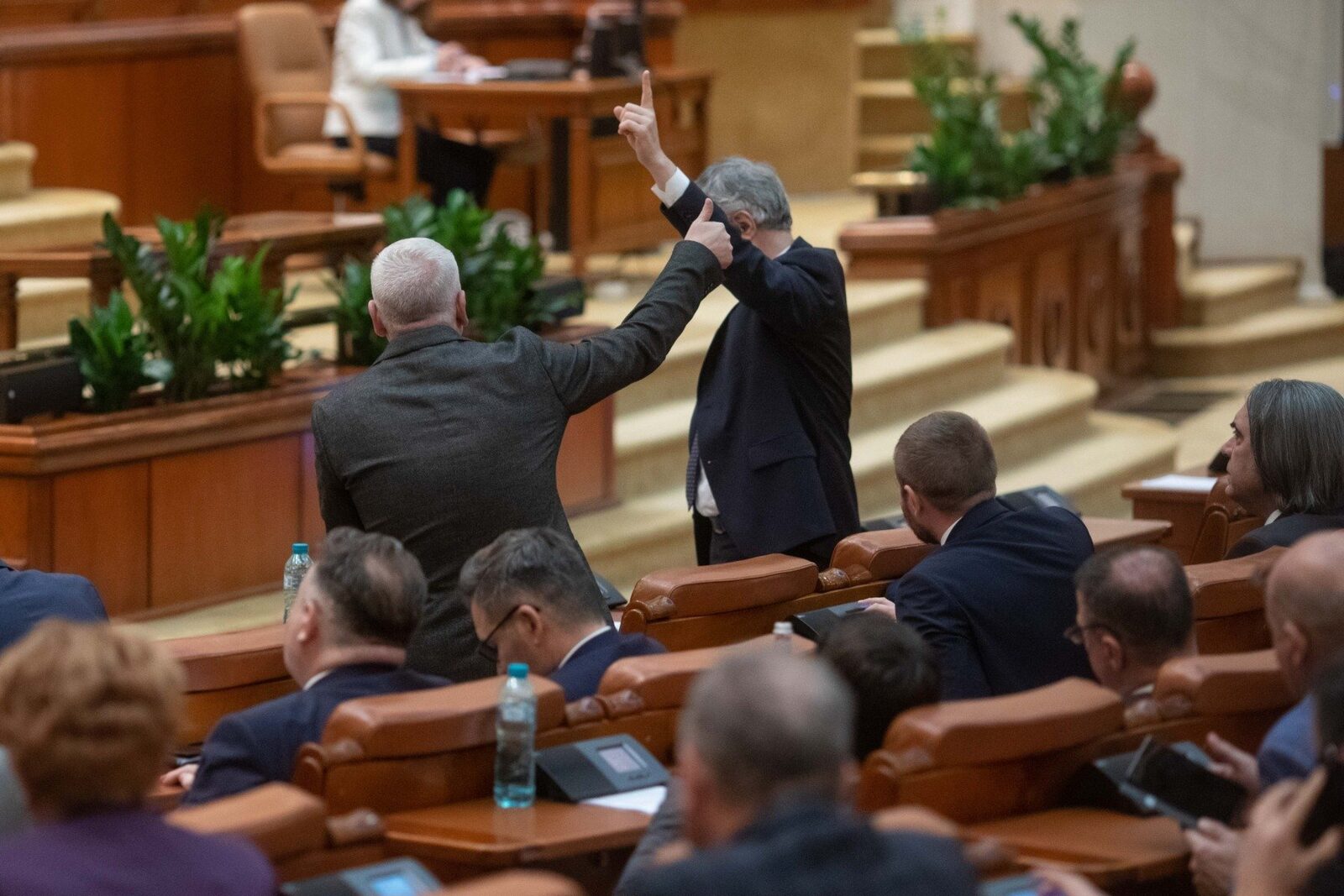 Senatul respinge moțiunea critică împotriva ministrului interimar al Educației, Ilie Bolojan Senatul României a respins, luni, moțiunea simplă intitulată „Educația între avarie și abandon