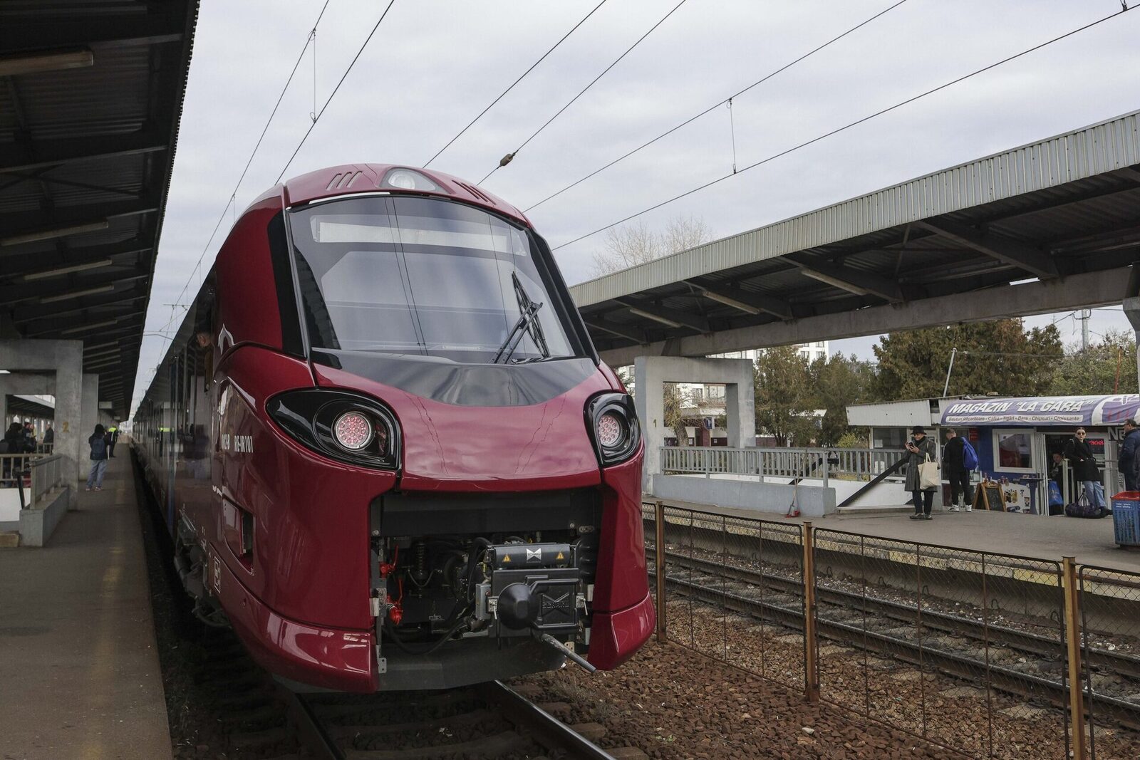 Din 1 martie, CFR Călători a introdus în circulație două perechi de trenuri InterRegio dotate cu rame Alstom Coradia pe ruta București Nord – Timișoara Nord, o mutare menită să conecteze direct capitala țării cu vestul acesteia și să simplifice traficul feroviar între cele două extreme ale țării
