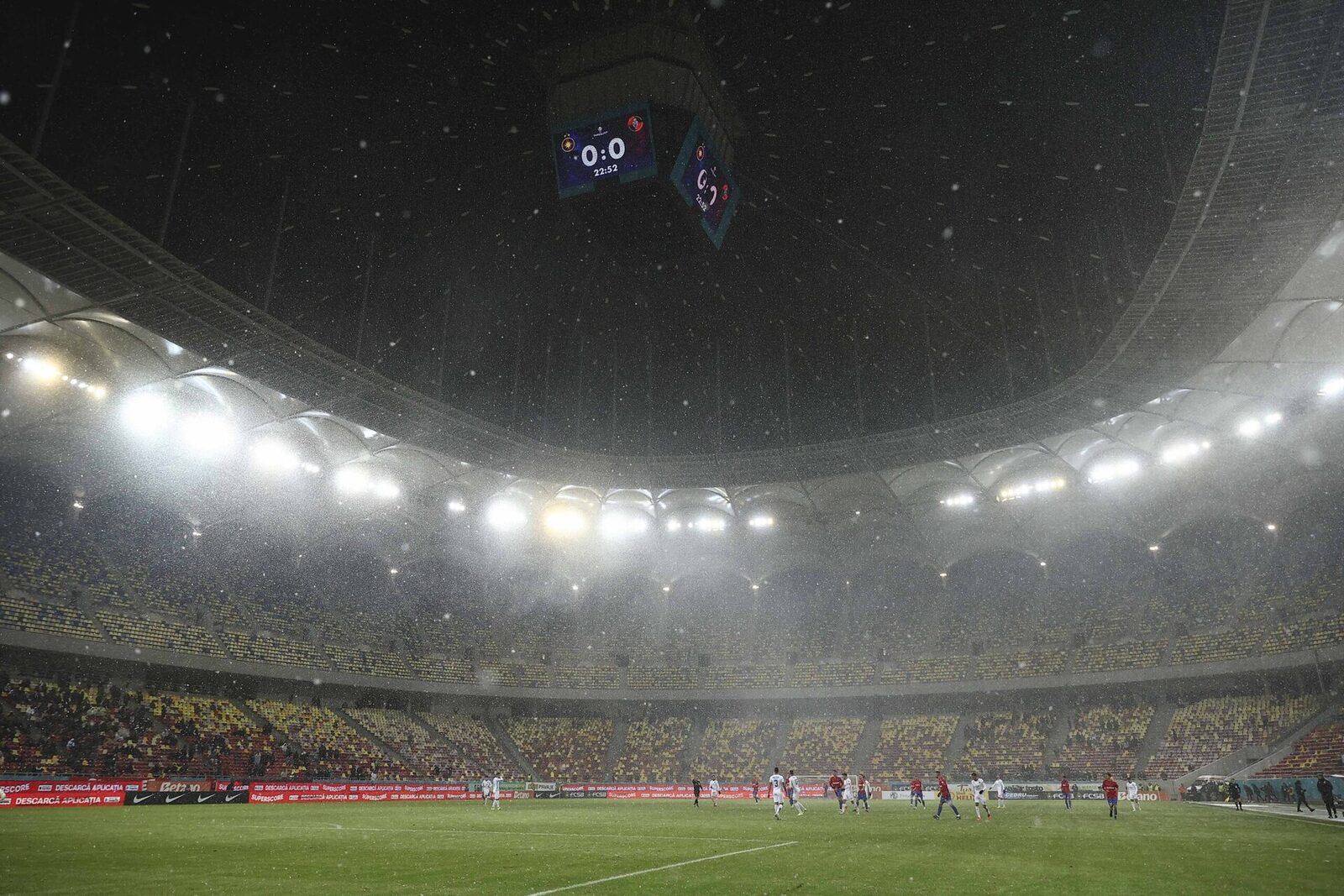 Degradarea acoperișului retractabil al celui mai mare stadion din România, Arena Națională, a forțat primăria Capitalei să schimbe radical modul de întreținere și să recurgă la măsuri urgente pentru a preveni blocajele tehnice