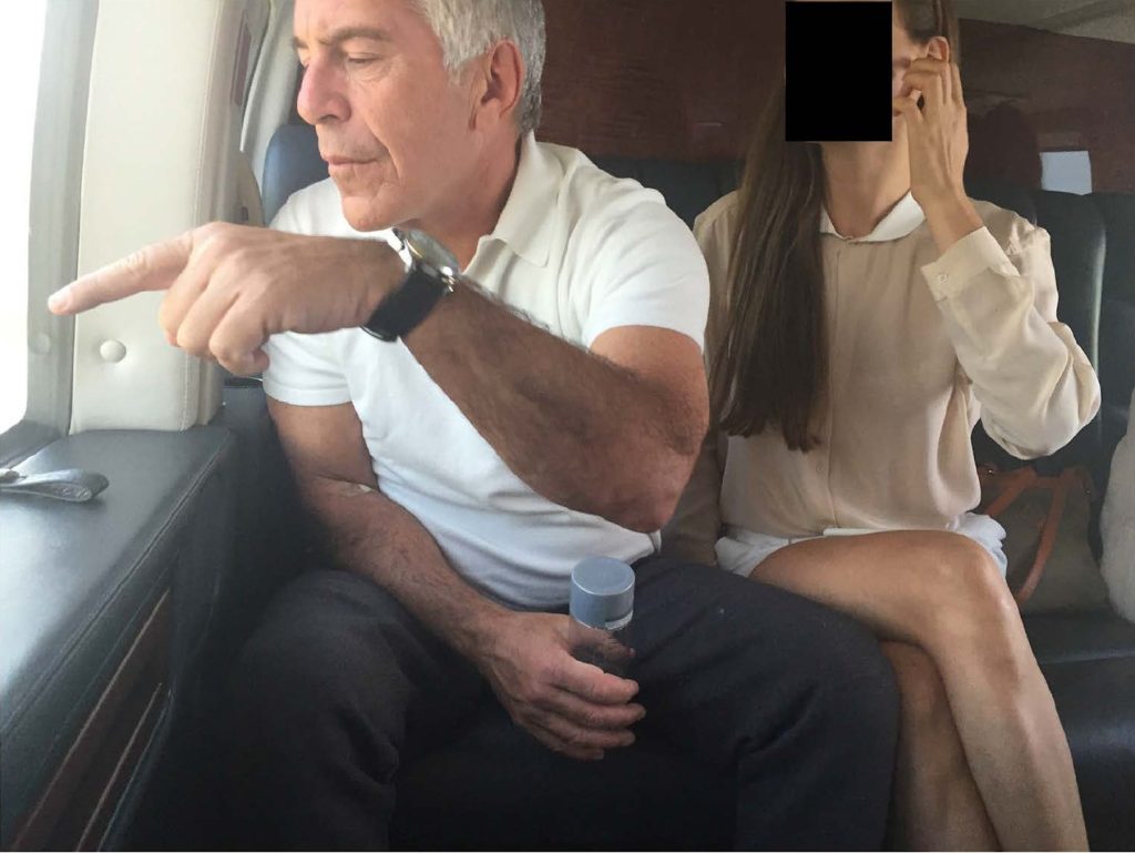 Jeffrey-Epstein-si-o-femeie.jpg