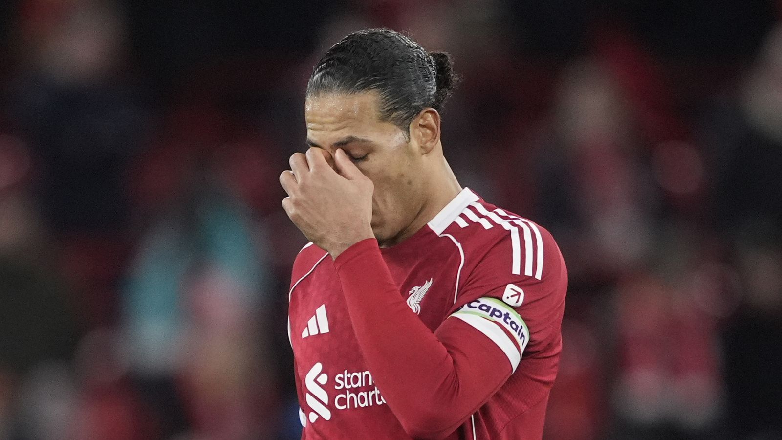 Liverpool în criză după înfrângerea cu Manchester City: O cale greu de parcurs spre Liga Campionilor Liverpool a fost la un pas de un rezultat vital în disputa de acasă cu Manchester City, însă o înfrângere cu 2-1 în acest weekend complică serios șansele echipei pregătite de Arne Slot de a prinde un loc în Liga Campionilor