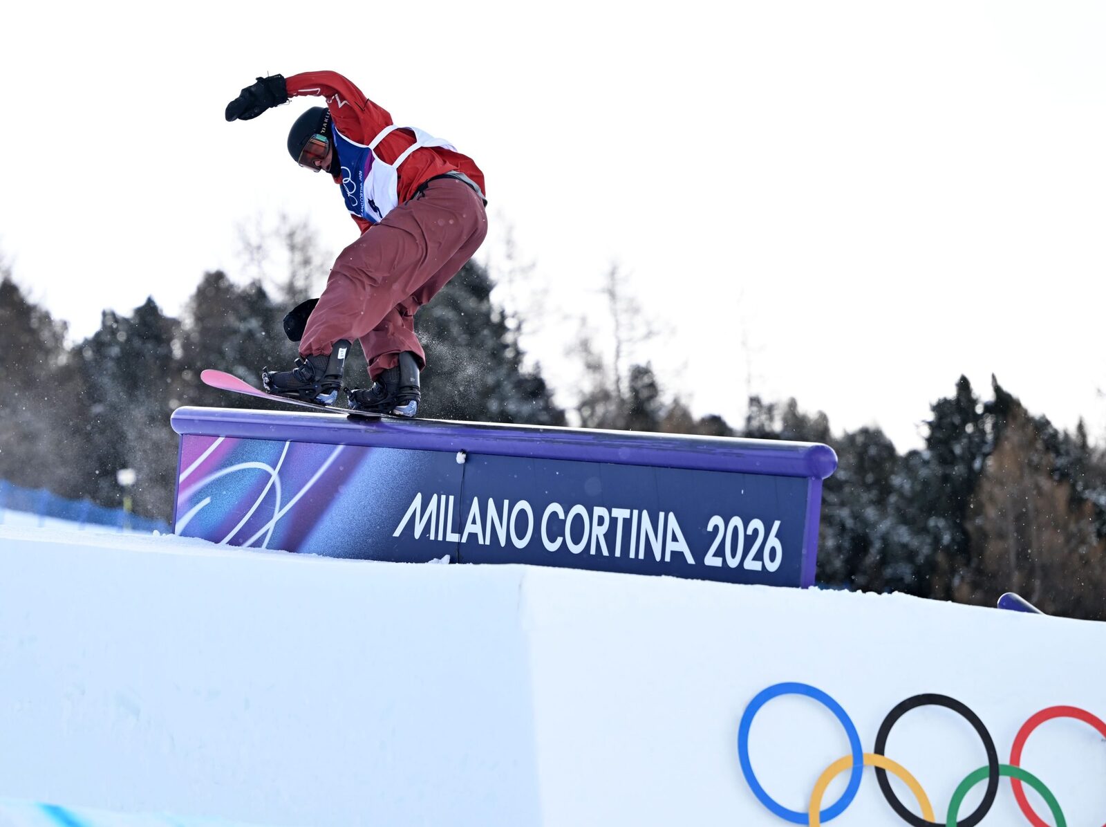 Mark McMorris, aproape de un nou triumf olimpic după un accident serios După două săptămâni de la accidentul dramatic suferit în timpul antrenamentelor, snowboarderul canadian Mark McMorris reușește să se califice pentru finala de Slopestyle la Jocurile Olimpice de Iarnă, având șansa de a câștiga cea de-a patra medalie olimpică