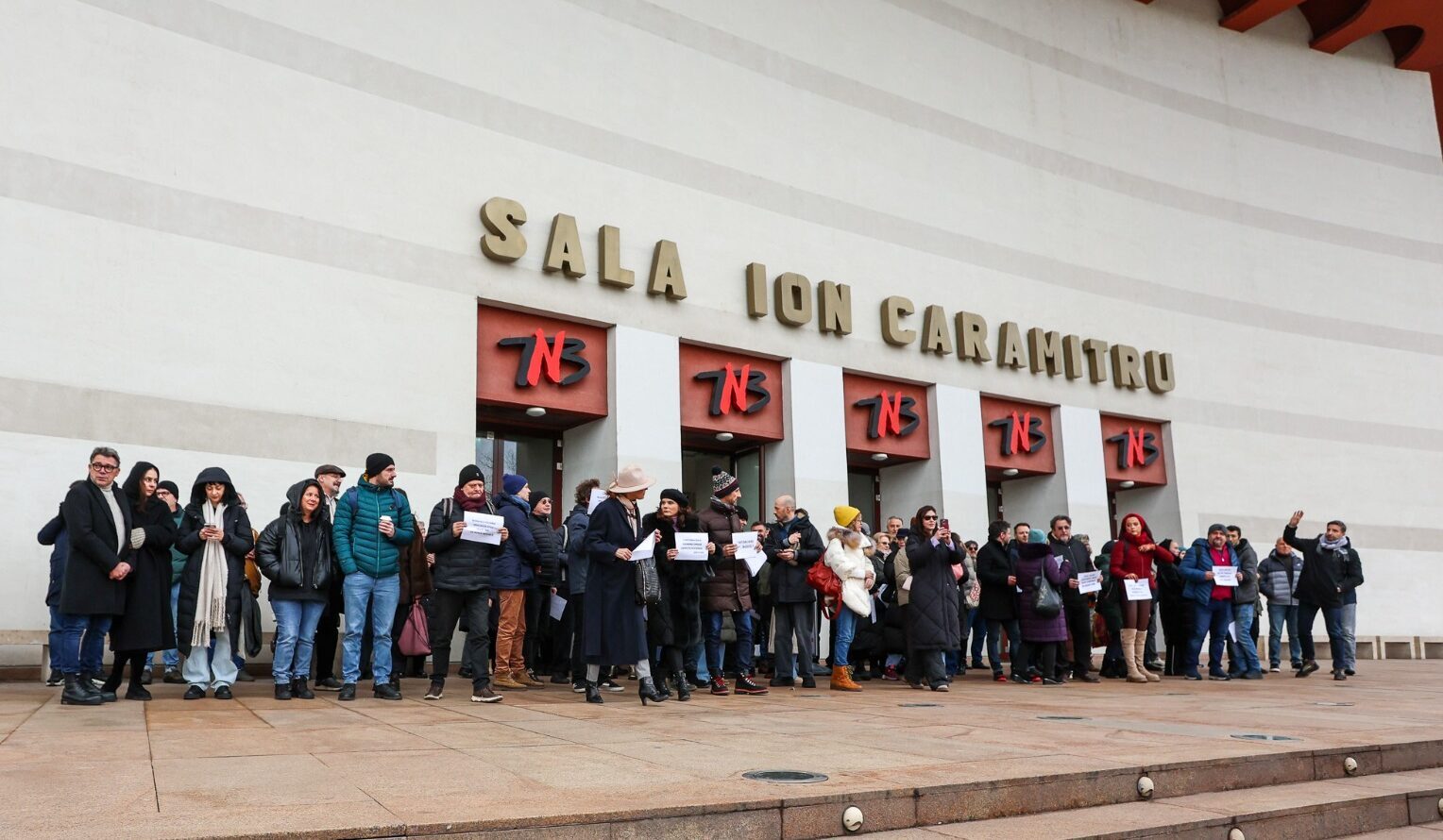Sindicatul Actorilor cere demisia ministrului Demeter, acuzat de insultarea artiștilor