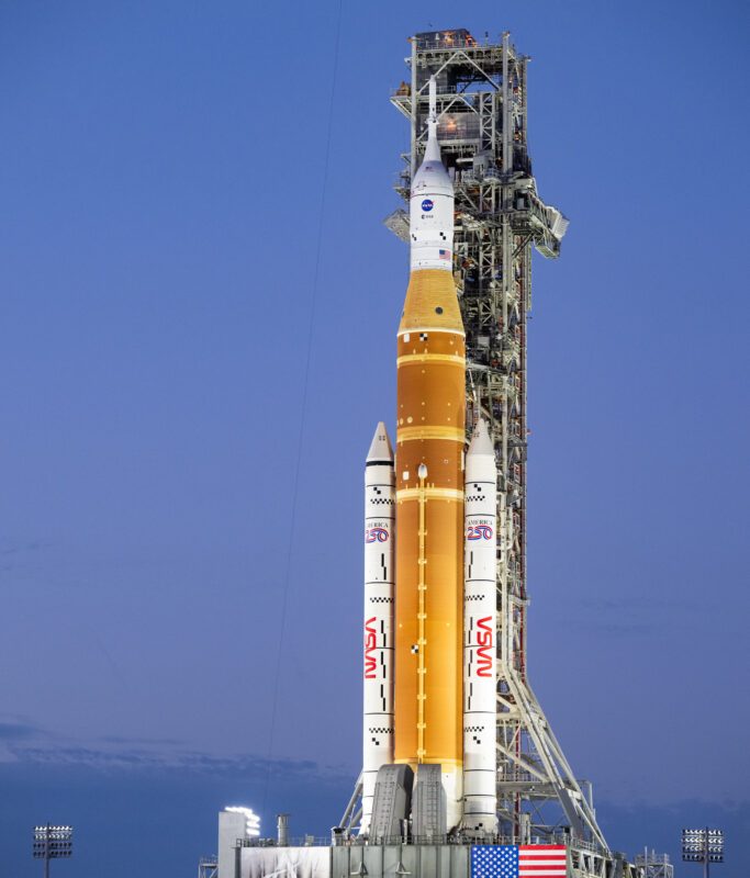 NASA a lansat oficial pregătirile pentru cea mai importantă repetiție generală a misiunii Artemis II, eveniment esențial în procesul de relansare a programului spațial american destinat explorării Lunii