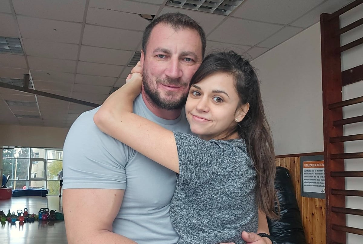 Pensiunea cu suflet din Brașov, gestionată de Georgiana Godină, în absența soțului său aventurier la Survivor România Pensiunea lui Marian Godină din Brașov, care poartă amprenta pasiunii și determinării familiei Godină, este pe cale să devină o destinație populară pentru turiști