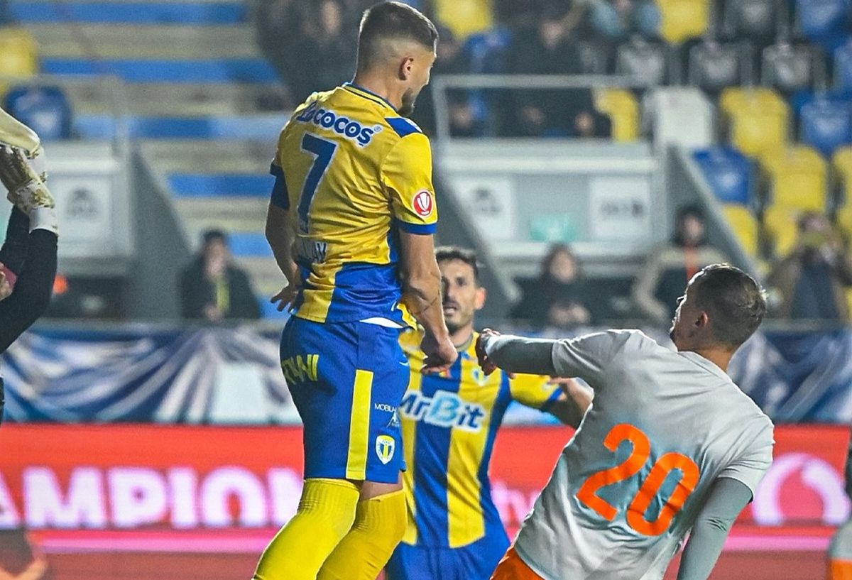 Petrolul și Unirea Slobozia se dueleză în lupta pentru supraviețuire în Superligă Meciul dintre Petrolul Ploiești și Unirea Slobozia, programat astăzi, la ora 16:00, pe stadionul „Ilie Oană”, devine crucial în contextul în care ambele echipe se află pe marginea retrogradării