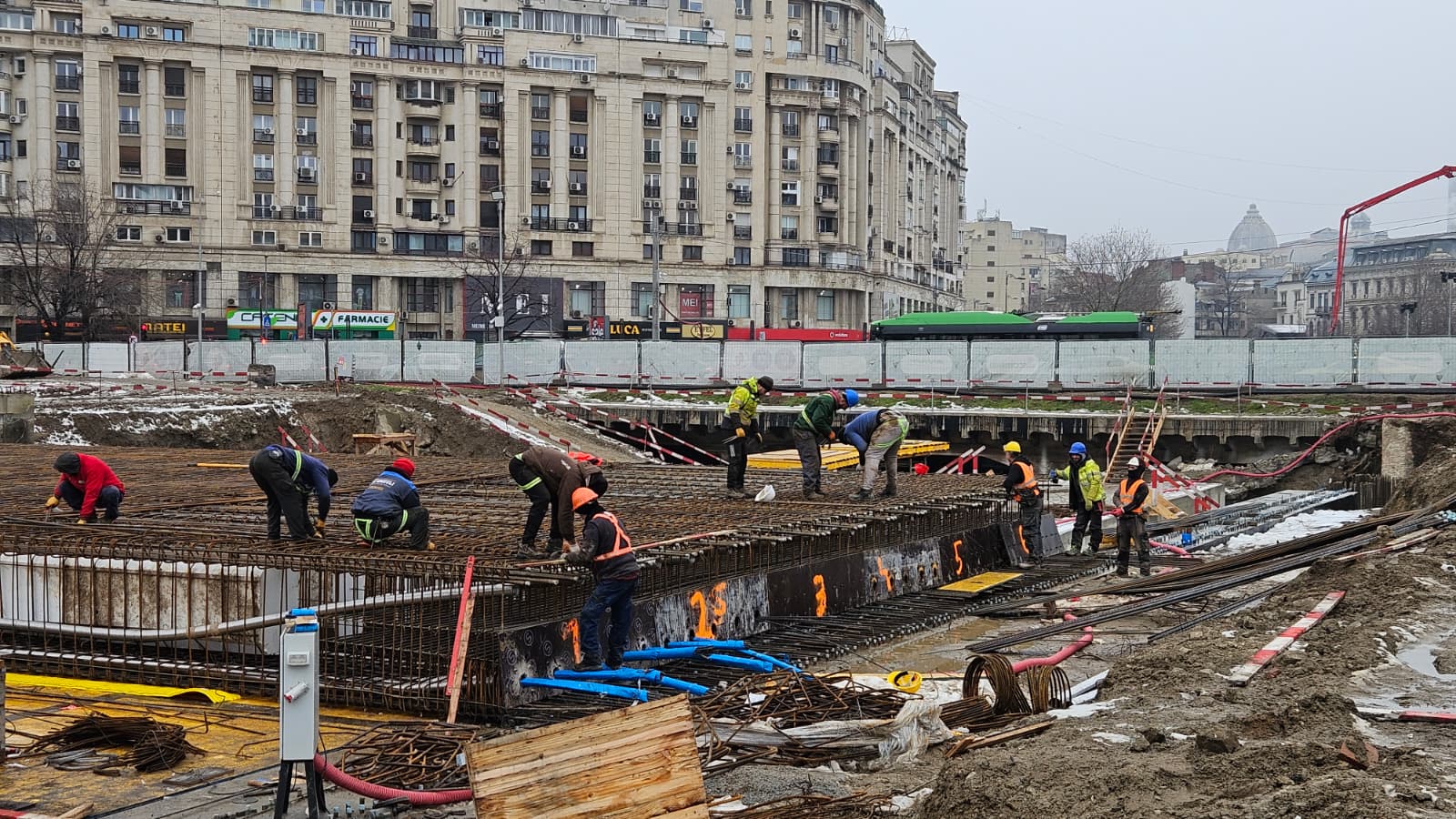 Progres semnificativ în reconstruirea Piaței Unirii, dar muncă continuă Lucrările de modernizare a Pieței Unirii, un proiect de anvergură care redefinește centrul istoric al Brăilei, înregistrează deja un avans considerabil