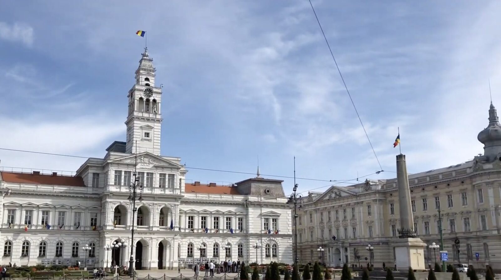 Organizații civice refuză autorizația pentru protestul din fața Palatului Justiției din Arad, invocând motive de restricție a libertății de exprimare În plină polemică privind deciziile Curții Constituționale cu privire la pensiile magistraților, un incident de natură administrativă a atras atenția asupra libertății de exprimare în România