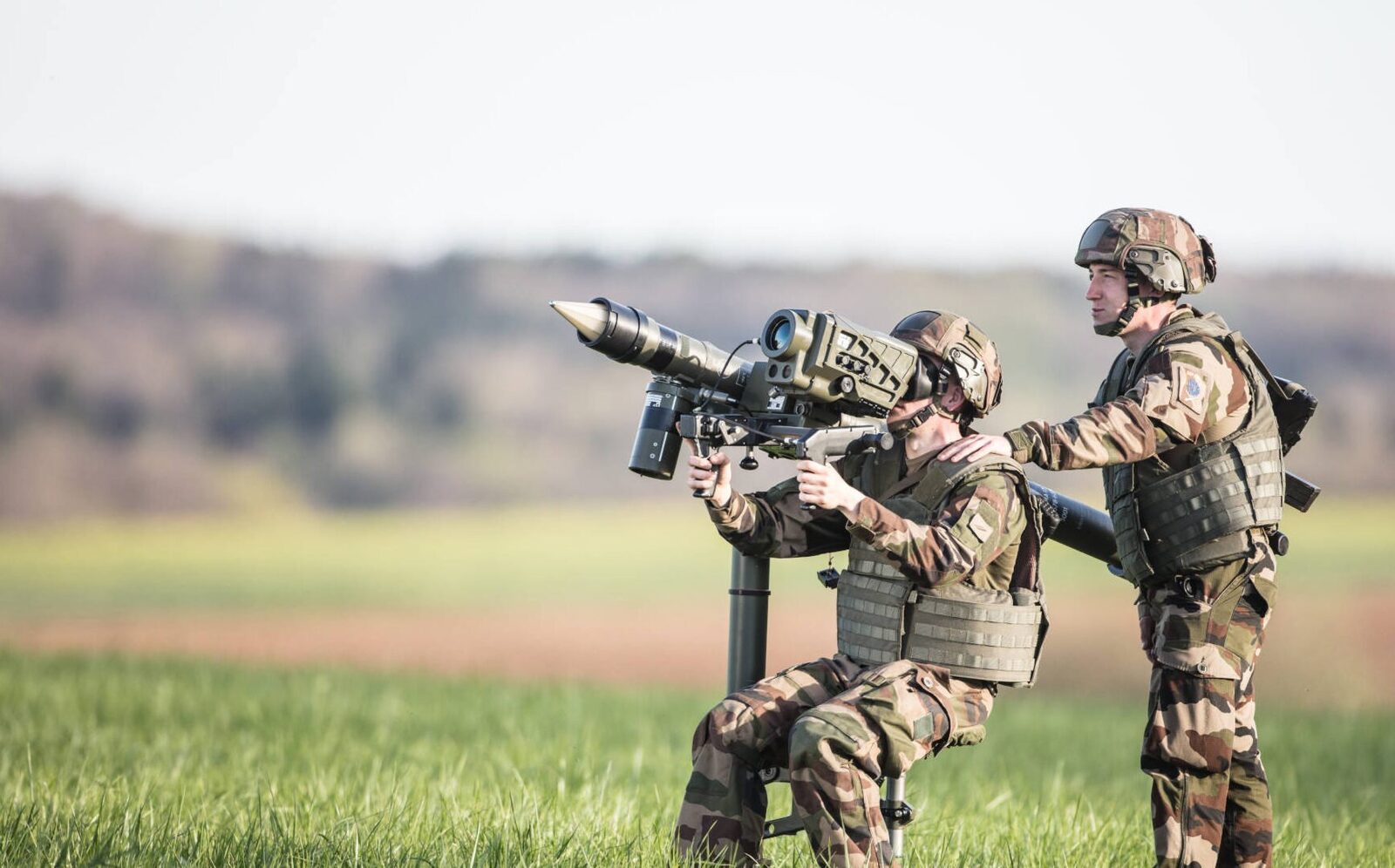 România își modernizează rapid forțele armate, anunțând investiții strategice în tehnologii militare de ultimă generație, în pofida acuzațiilor vehiculate în ultimul timp privind achizițiile de echipamente învechite