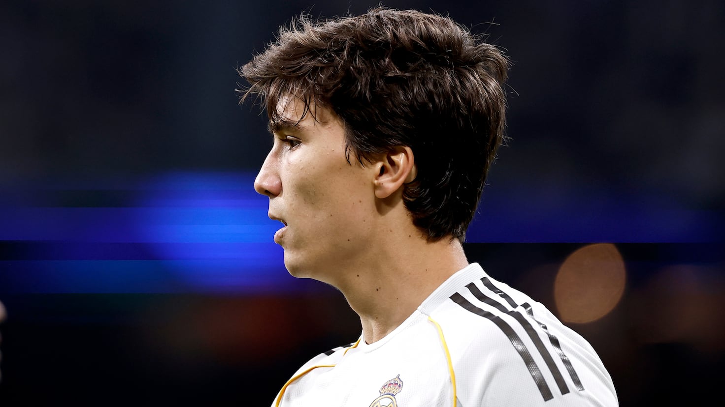 Real Madrid și Real Sociedad: Duelul de la Bernabéu care va decide liderul anului 2026 Real Madrid și Real Sociedad se întâlnesc duminică la Santiago Bernabéu într-un meci de maximă importanță care ar putea decide cine va călca pe primul loc în clasamentul La Liga