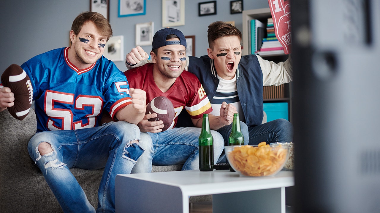 Americans search for healthy Super Bowl snacks, Google data shows