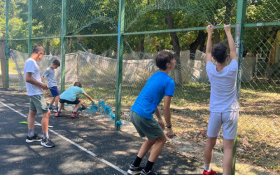 Sectorul 1: un teren de fotbal inaugurat cu poze, dar care nu exista, în actele primăriei. Copiii plătesc haosul administrativ