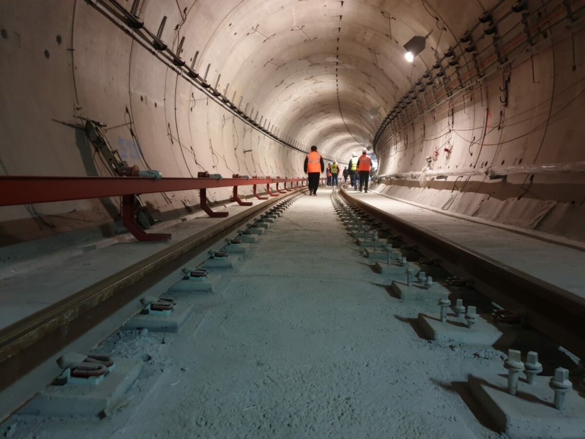 Primarul Sectorului 4 anunță un proiect de amploare: Magistrala 4 de metrou, imaginea unei expansiuni românești în transportul subteran Unul dintre cele mai așteptate proiecte de infrastructură din România pare să prindă contur cu pași rapizi