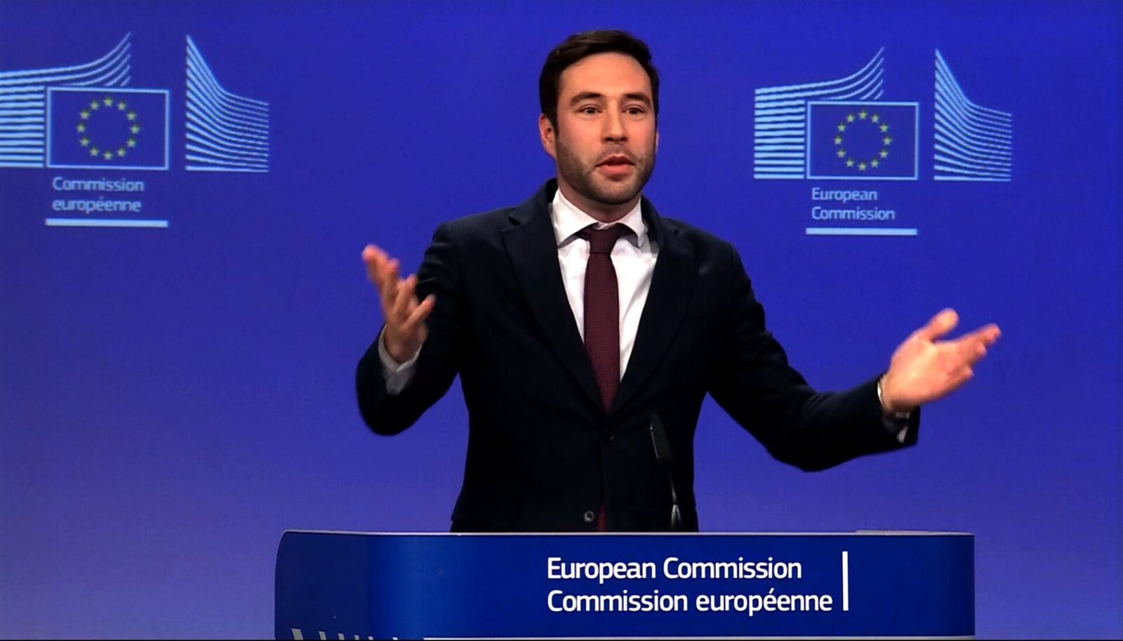 Comisia Europeană respinge acuzațiile de cenzură și reafirmă sprijinul pentru libertatea de exprimare După o serie de declarații și investigații privind măsurile de moderare a conținutului online, Comisia Europeană a făcut clar faptul că susține neclintit libertatea de exprimare, respingând orice acuzații de cenzură