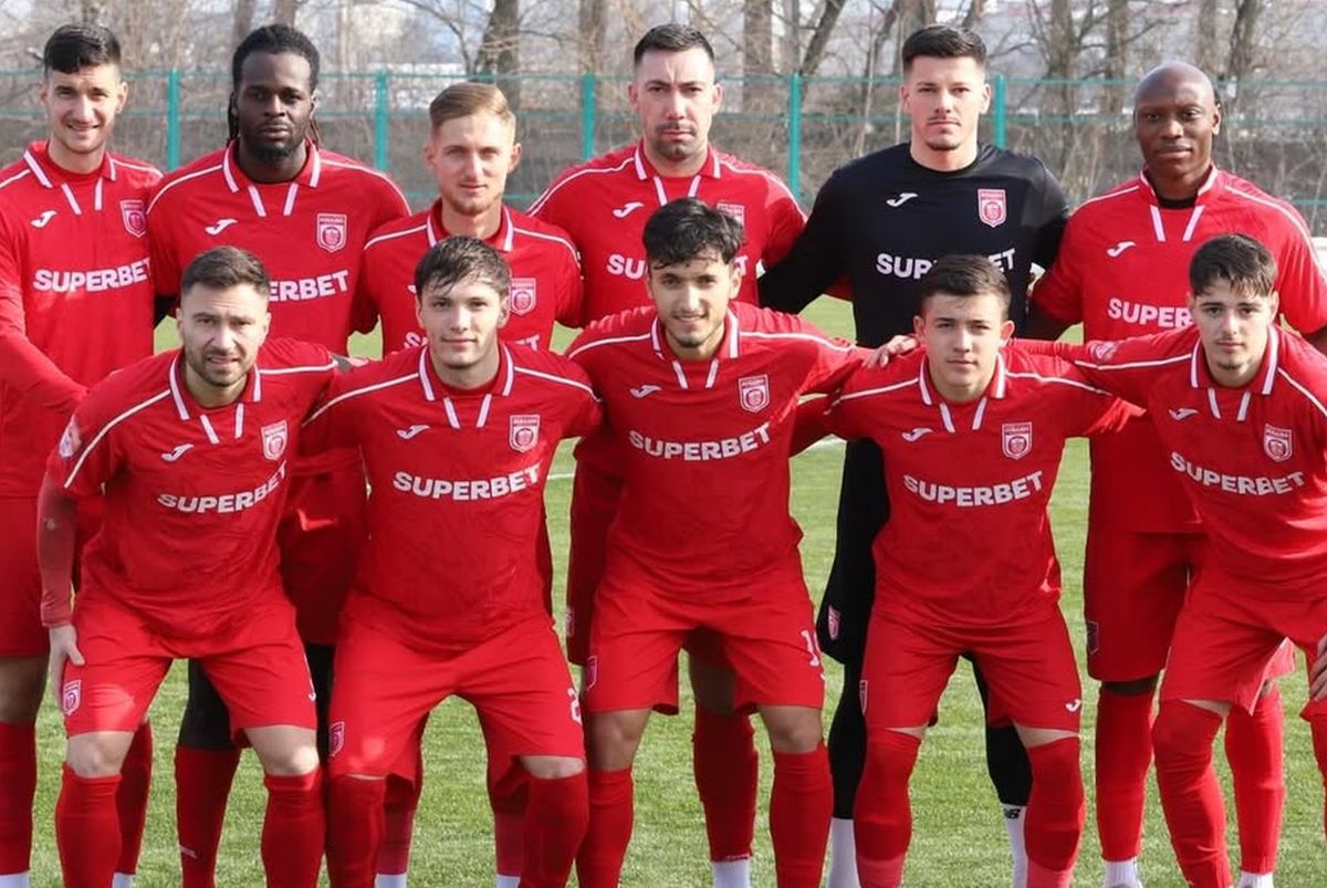Mihai Leca, noul fundaș central al CS Dinamo București Mihai Leca, fundaș central în vârstă de 33 de ani, a încheiat o perioadă de șapte luni fără angajament și a semnat cu CS Dinamo București, echipă antrenată de Florin Bratu