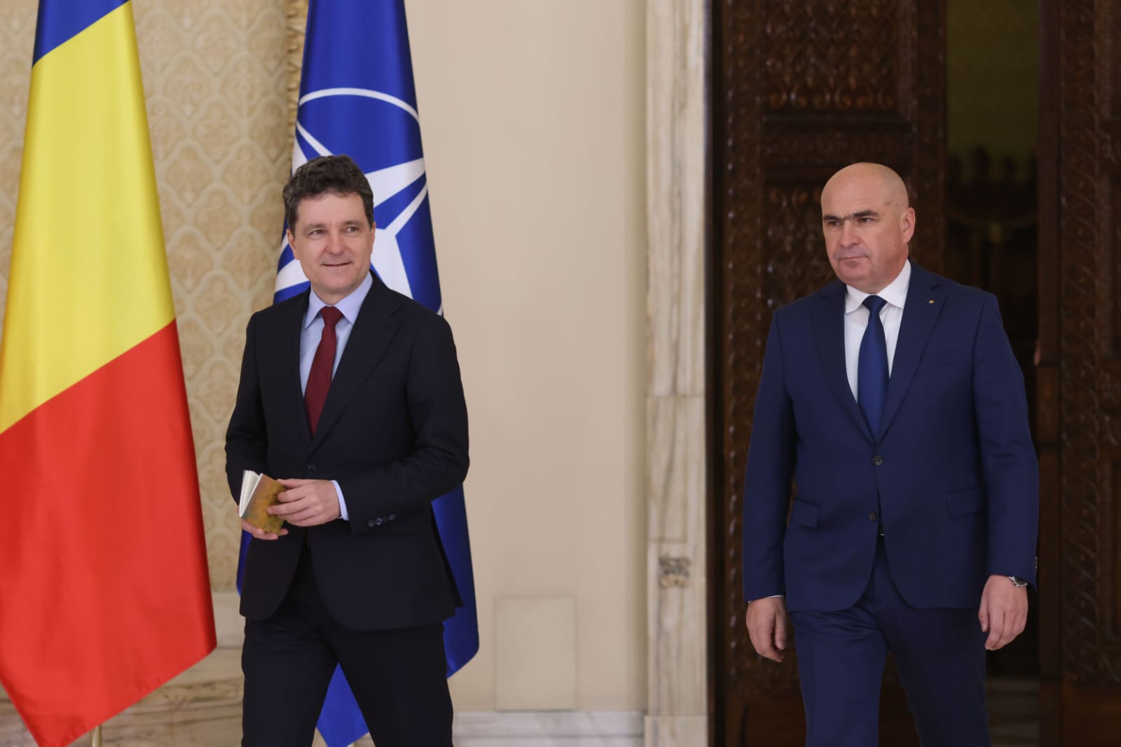 Președintele Nicușor Dan convocă liderii coaliției pentru discuții tensionate la Palatul Cotroceni La doar câteva zile după escaladarea conflictului politic dintre principalul partid din coaliție și Guvern, Președintele României, Nicușor Dan, a decis să intervină personal pentru a calma spiritele și a căuta o deblocare a situației