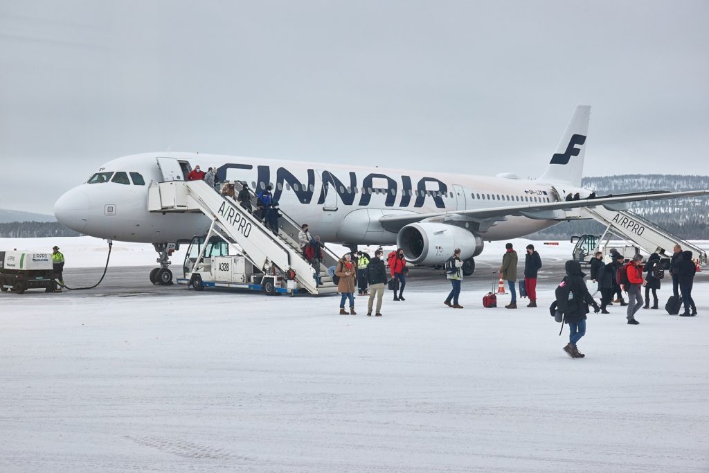 aeroport-ivalo-finlanda-finnair-zapada.jpg