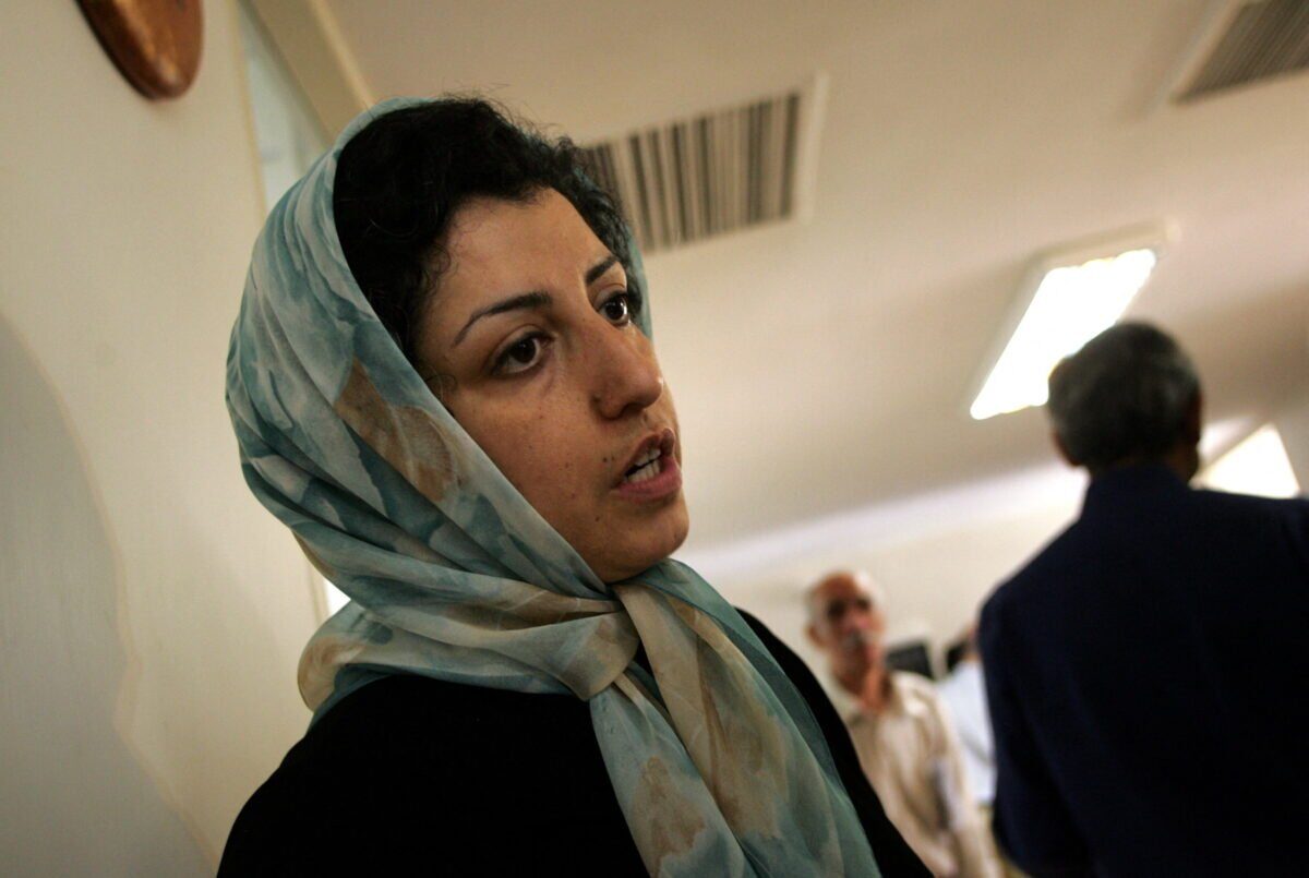 Narges Mohammadi, laureata Nobel pentru Pace, condamnată la şase ani de închisoare în Iran Narges Mohammadi, activista pentru drepturile omului și laureata Premiului Nobel pentru Pace din 2023, s-a ales cu o condamnare de șase ani de închisoare într-un nou caz care a trezit valuri de solidaritate și proteste internaționale