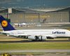 avion-Lufthansa-pe-aeroportul-din-Frankfurt.jpg