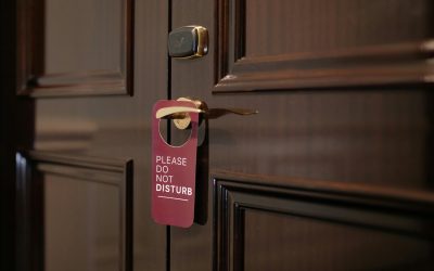 camera-de-hotel-please-do-not-disturb.jpg