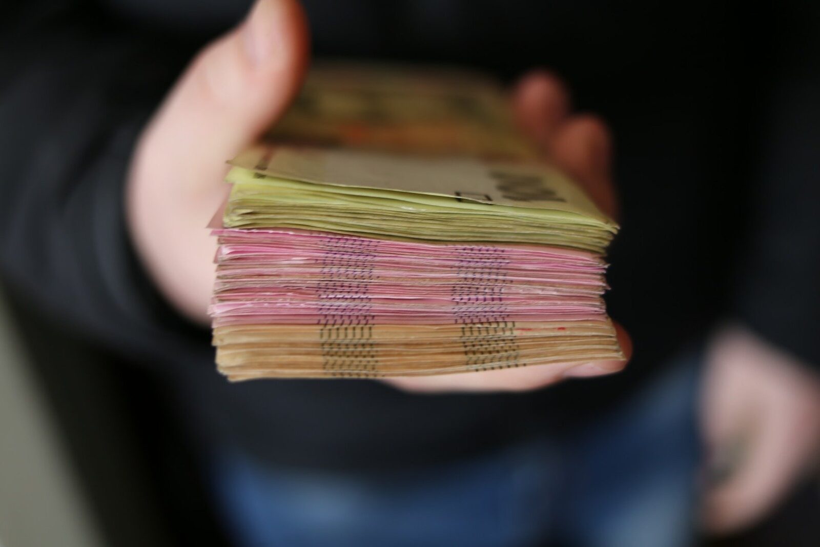 Poliția Română a raportat peste 1.100 de infracțiuni de evaziune fiscală în acest an Polițiștii români au descoperit, de la începutul anului, peste 1.100 de infracțiuni de evaziune fiscală la nivel național, conform unui comunicat al Inspectoratului General al Poliției Române (IGPR)