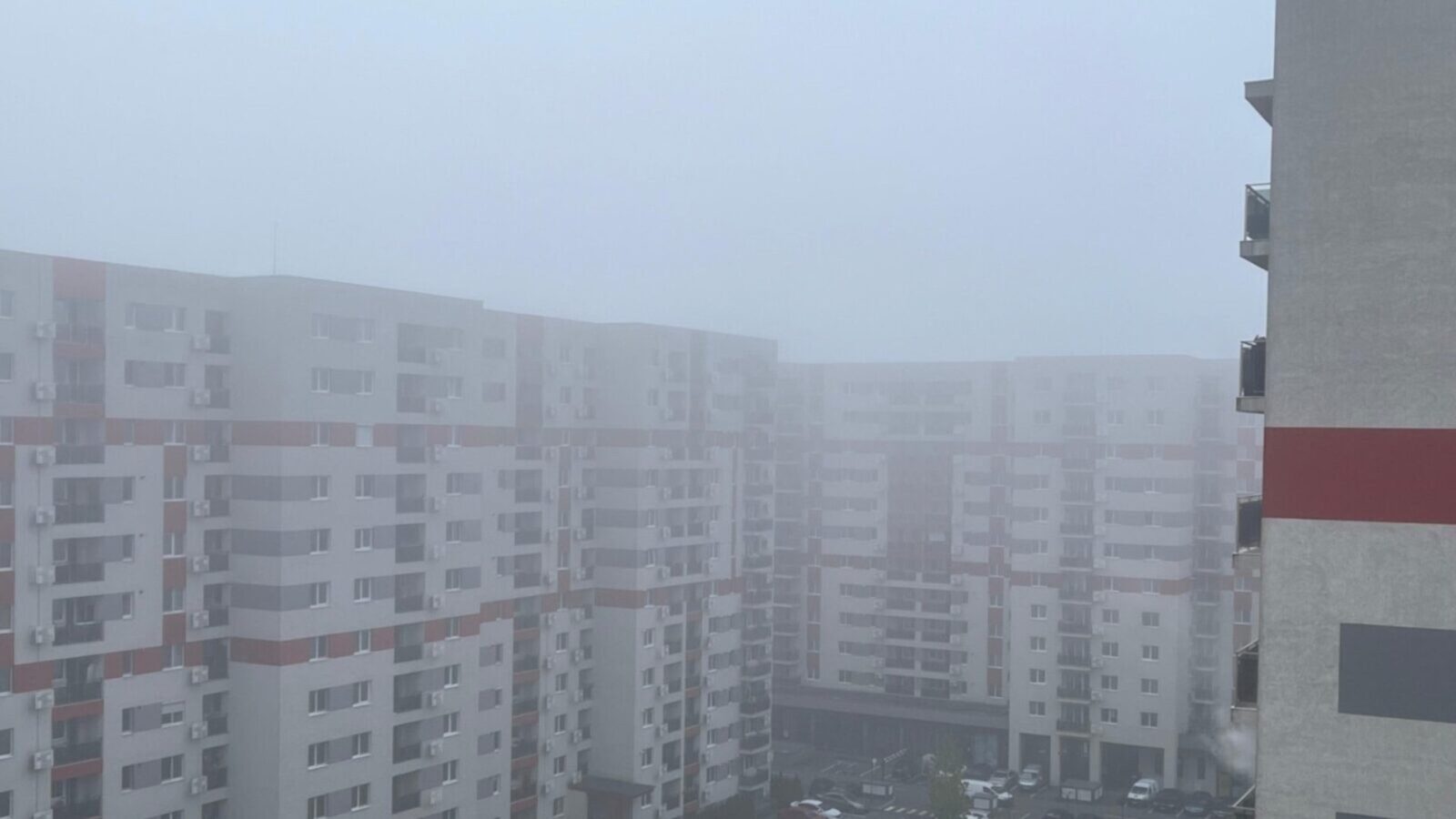 Ceață dense și vizibilitate redusă în București și Ilfov, autoritățile avertizează asupra riscurilor pe drum O nouă avertizare cu cod galben de ceață a fost emisă în această seară pentru București și Ilfov, punând în prim-plan condițiile de vizibilitate extrem de scăzute care pot genera situații periculoase în trafic