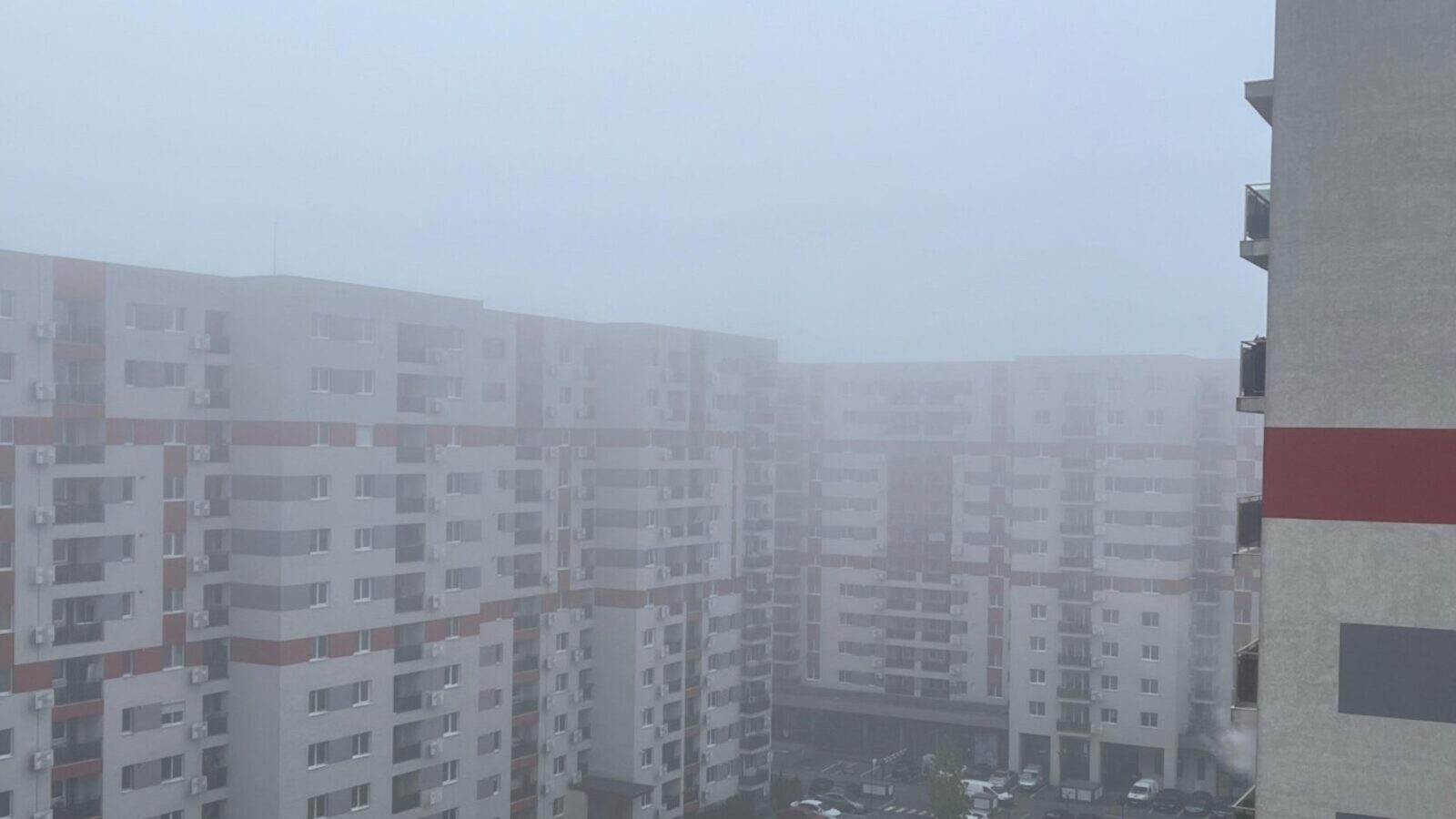Ceață densă în București și în sud-estul țării: Vizibilitate redusă și sfaturi pentru șoferi O dimineață cu vizibilitate extrem de redusă marchează începutul zilei de 13 februarie pentru capitală și mai multe județe din sud-estul României