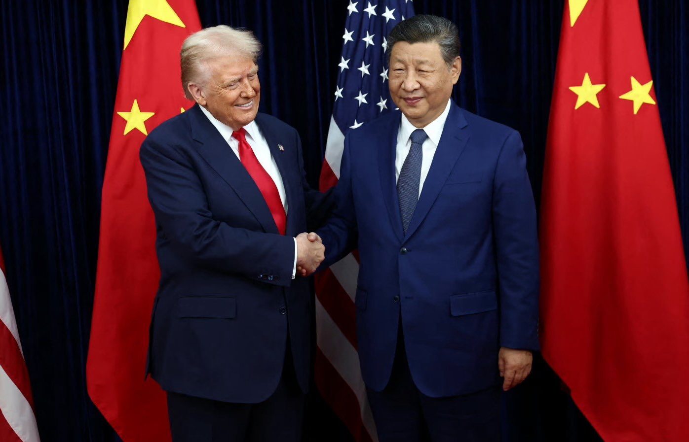 Președintele american Donald Trump anunță o întâlnire cu liderul chinez Xi Jinping la Washington, programată pentru sfârșitul anului, o mișcare ce indică o posibilă relansare a dialogului dintre cele două puteri în perioada tumultoasă a negocierilor comerciale și a tensiunilor geopolitice