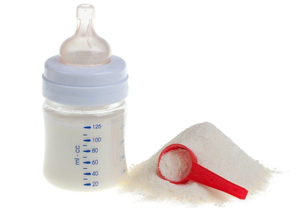 Autoritatea Naţională Sanitară şi pentru Siguranţa Alimentelor (ANSVSA) a anunțat, vineri, retragerea de pe piaţă a mai multor sortimente de lapte praf destinat sugarilor, ca măsură de precauție în contextul posibilei prezenţe a cereulidei, o toxină periculoasă produsă de bacteria Bacillus cereus