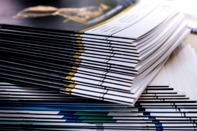 Raport privind riscul AI de a elimina locuri de muncă: cine suportă pierderile?