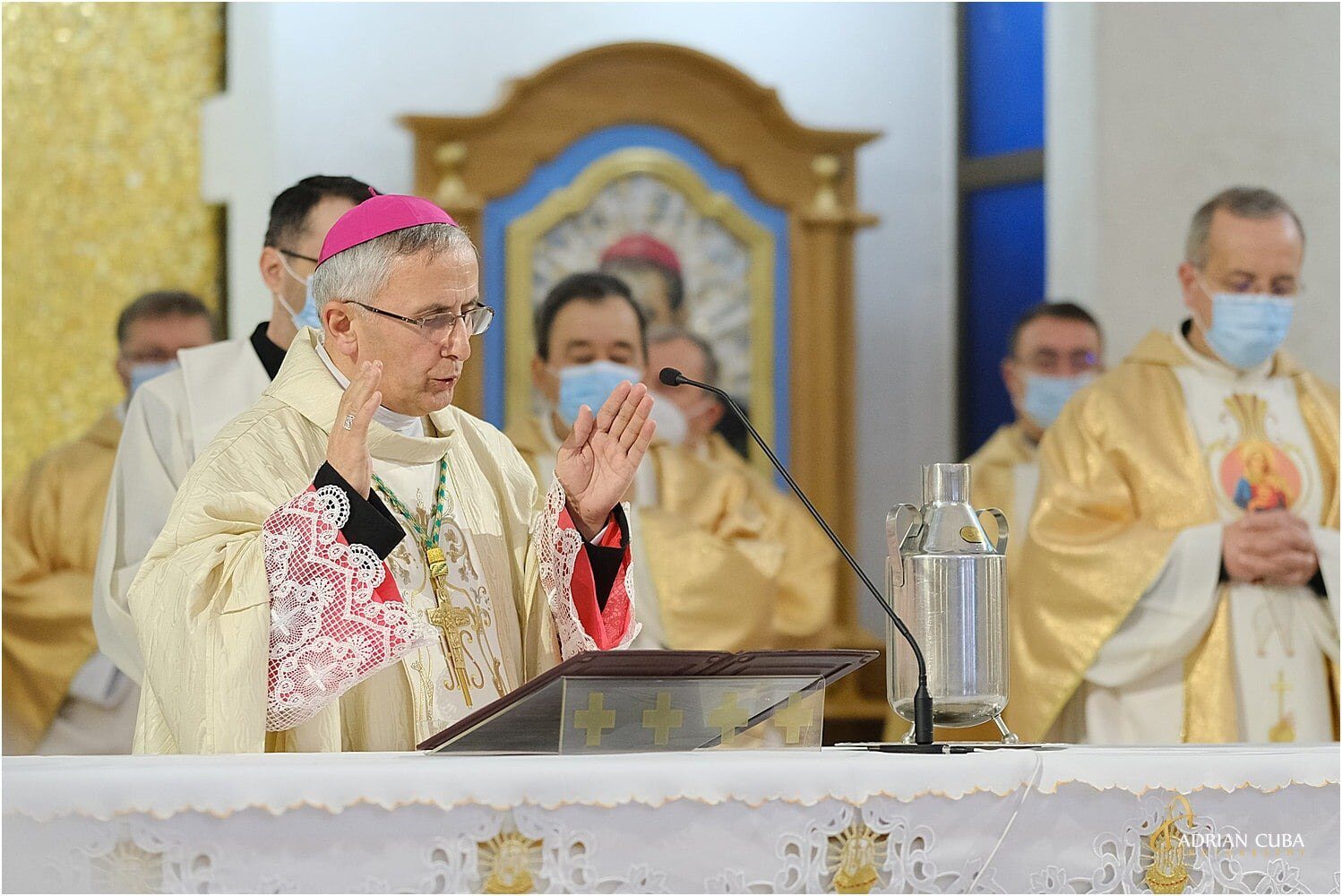 Episcop romano-catolic de Iași, vizat de dosar penal pentru nedorire de denunțare în cazul agresiunii sexuale comise asupra unei minore Situație șocantă în cadrul comunității religioase din zona Moldovei