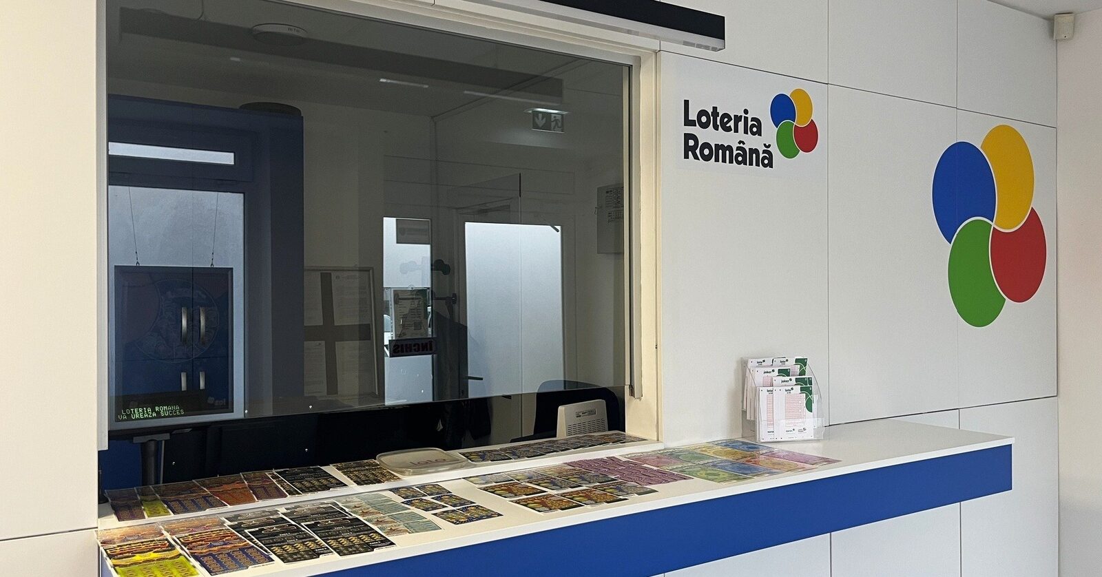 Un nor de noroc s-a abătut joi peste România, odată cu extragerea Loto 6/49, când un singur bilet a realizat dimensionalul câștig, schimbând viețile posesorului său pentru multă vreme