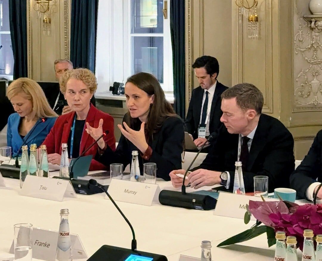 Ministrul român de Externe apostrofază necesitatea finanțării UE pentru apărarea NATO în contextul tensiunilor globale La începutul celei de-a 59-a ediții a Conferinței de Securitate de la München, unul dintre cele mai importante forumuri mondiale dedicate securității și apărării, ministrul român de externe, Oana Ţoiu, a tras un semnal de alarmă cu privire la importanța utilizării eficiente a resurselor Uniunii Europene pentru susținerea NATO în fața amenințărilor contemporane