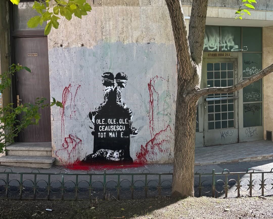 Orhan, artistul stradal care transformă rănile societății în artă protestatară Orhan este un nume cunoscut în lumea artei urbane din București, dar și în cele din urmă, în Lennon, Londra