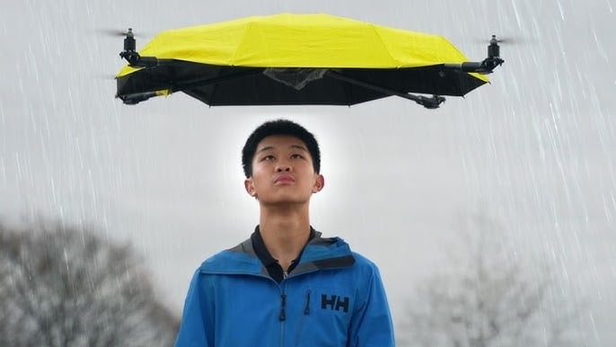 Un nou pas spre viitorul tehnologic al umbrelelor a fost făcut odată cu crearea prototipului Flying Umbrella 2.0, un dispozitiv autonom capabil să plutească deasupra capului utilizatorului și să se deplaseze în funcție de direcția acestuia