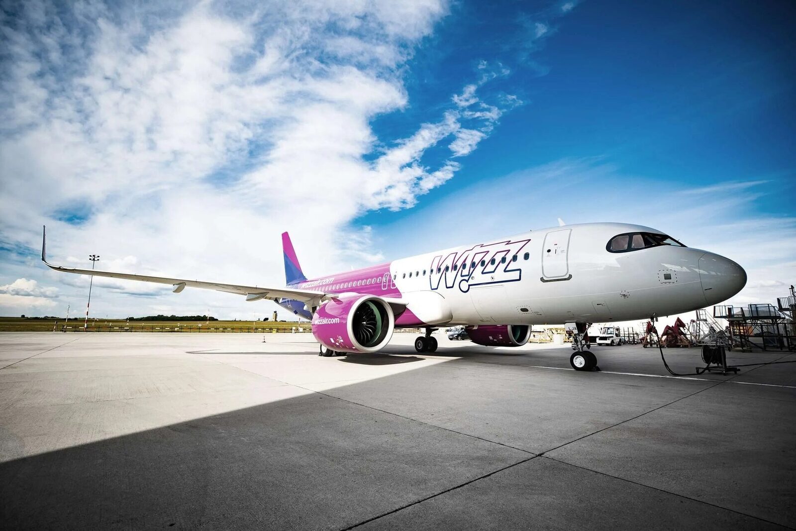 Wizz Air lansează o soluție digitală menită să simplifice rezervările pentru itinerarii complexe, accentuând o realitate a pieței aeriene europene în continuă dezvoltare
